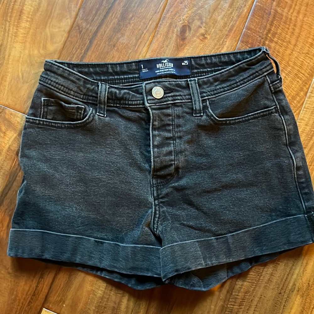 Hollister High-Rise Mom Shorts, faded black denim